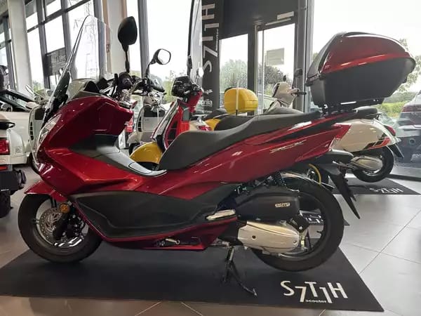 Honda PCX 125 - Photo 2