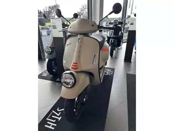 Vespa GTV 310 - Photo 2