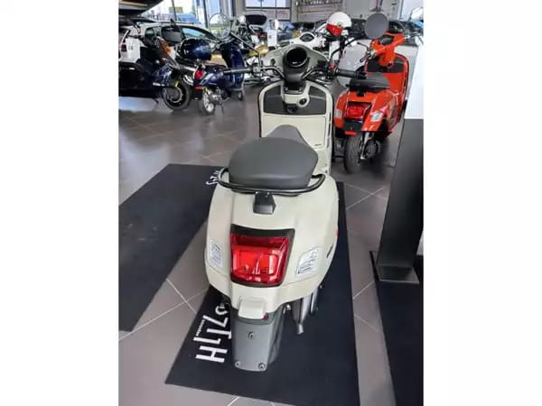 Vespa GTV 310 - Photo 3