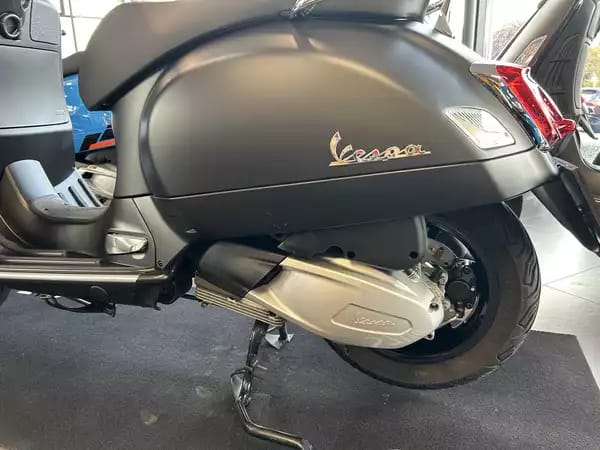 Vespa GTS 300 Super Tech - Photo 2
