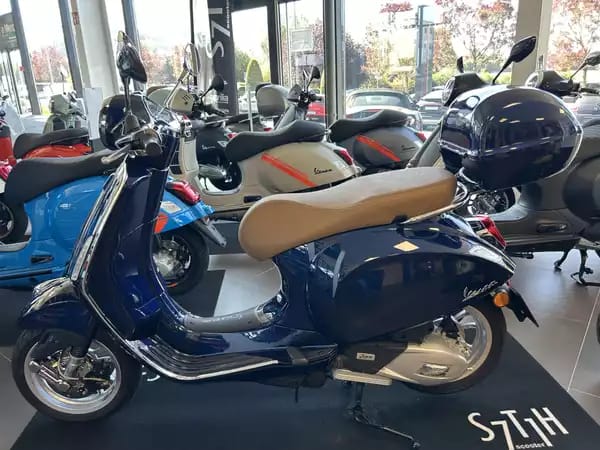 Vespa Primavera 125 - Photo 2