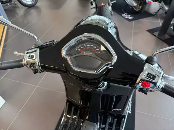 Vespa GTS 310 Super - Photo 3