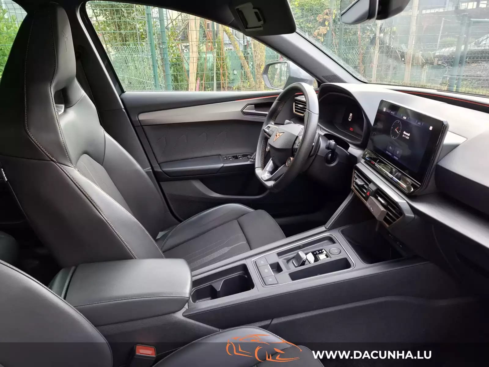 Cupra Leon e-Hybrid 245 DSG, CAMERA, ACC, NAVI, CARPLAY, MirrorLink, DIGITAL COCKPIT, LED, - Photo 1