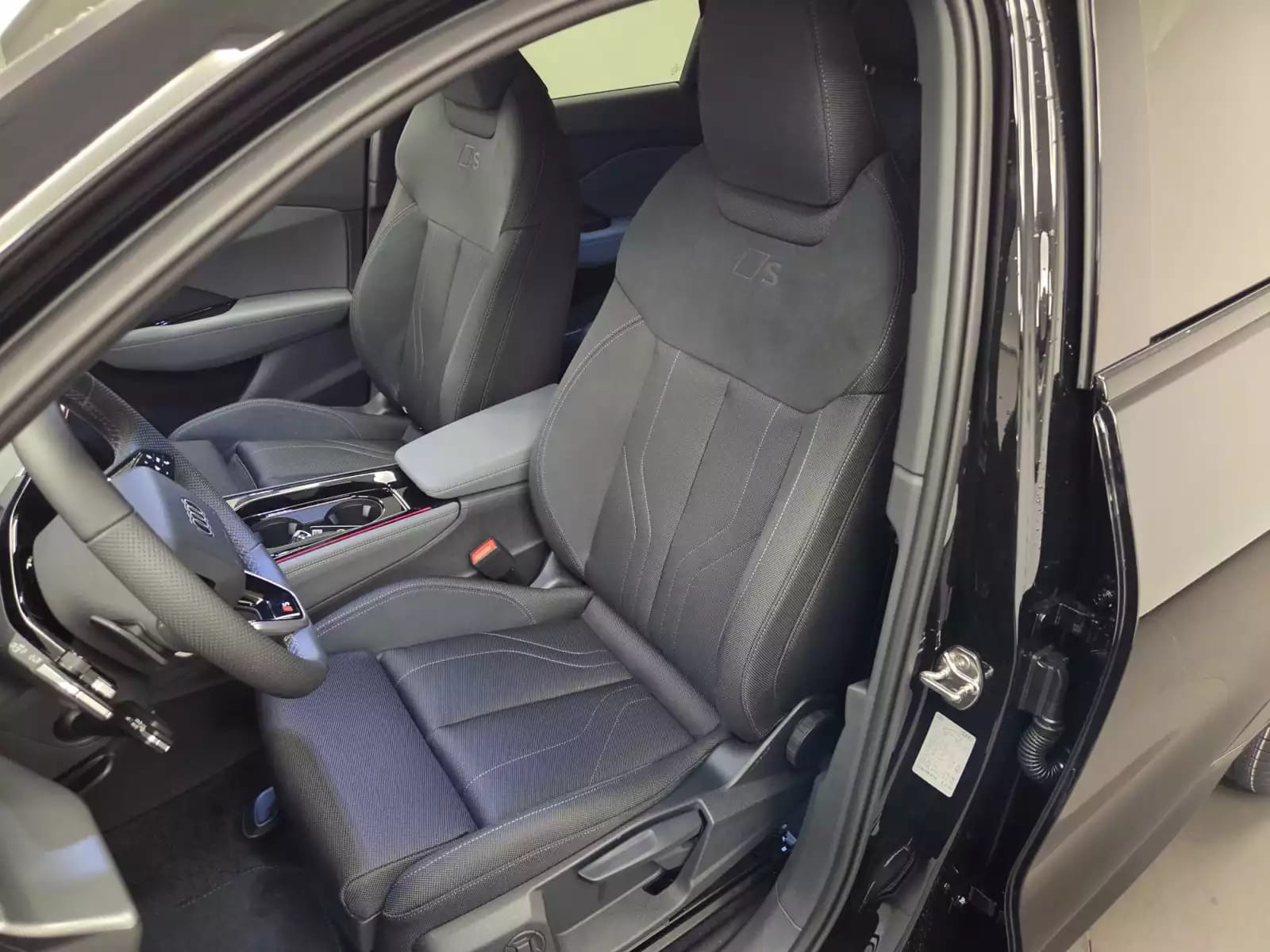 Audi Q3 SUV S line 150 CV / 110 KW TDI S tronic - Photo 1