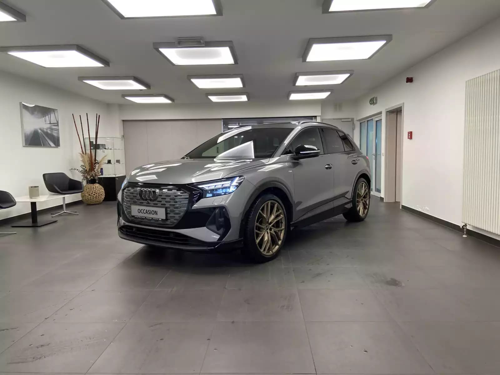 Audi Q4 e-tron 50 e-tron S Line 299 CV / 220 KW quattro - Photo 1