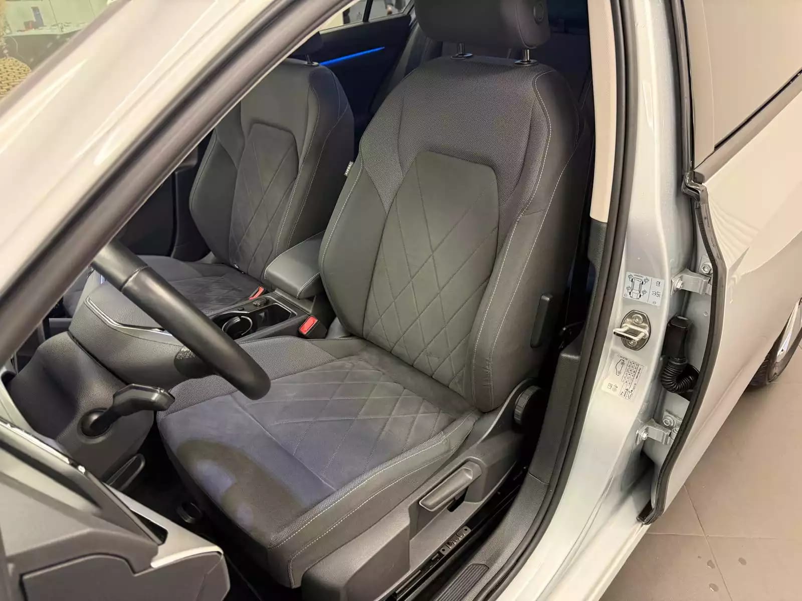 Volkswagen Golf Life 2.0 TDI 116 CV / 85 kW 6 vitesses - Photo 1