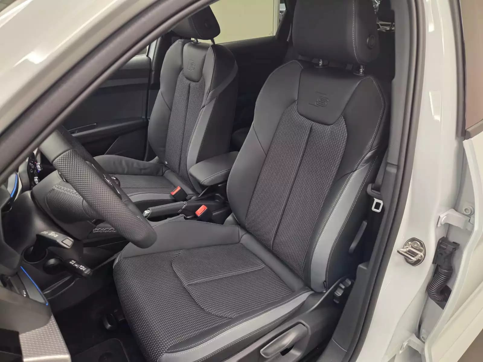 Audi A1 Sportback S line TFSI 116 CV / 85 kW boite manuelle - Photo 1