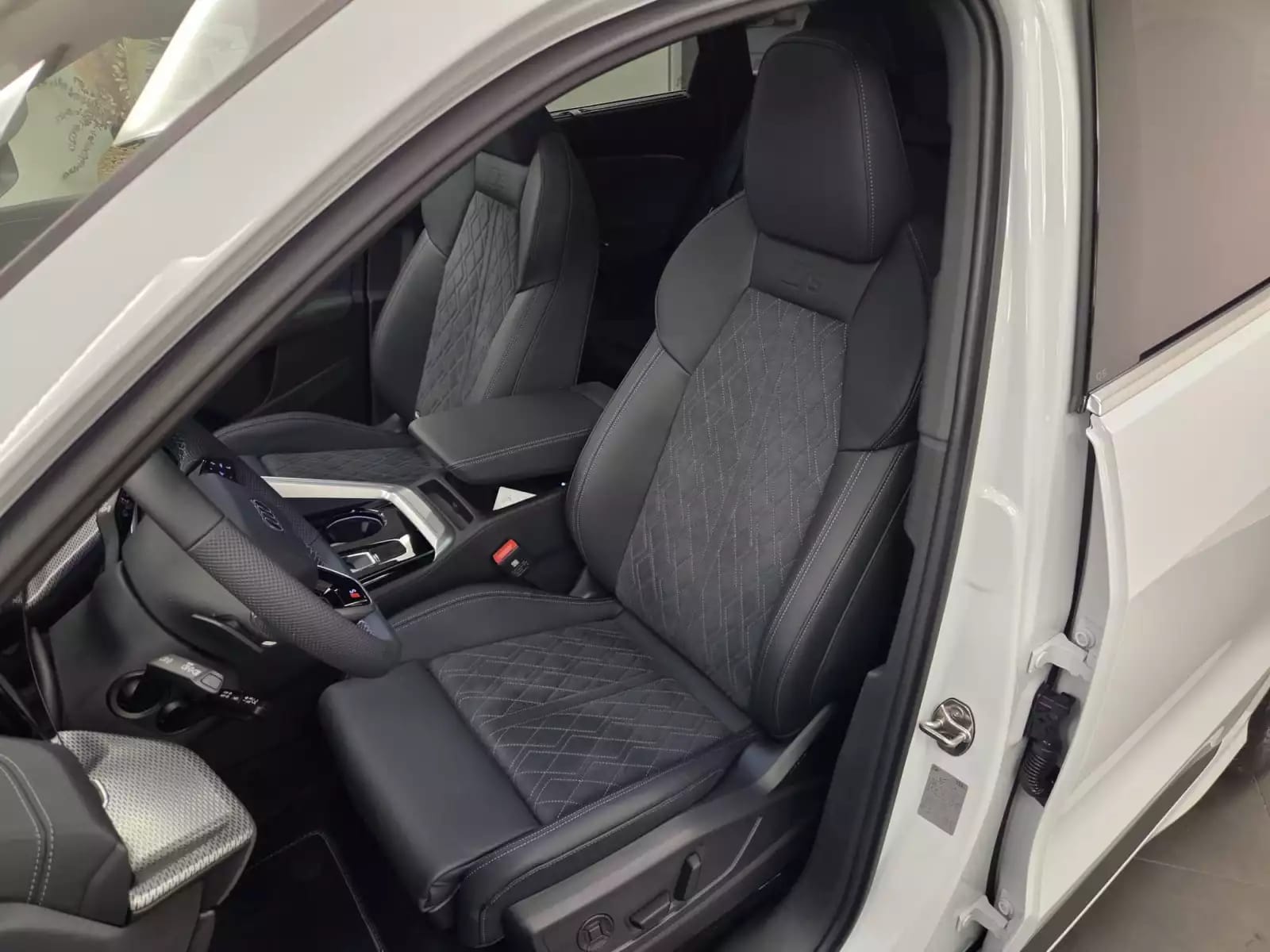 Audi Q5 SUV e-hybrid 367 CV / 270 kW quattro S tronic - Photo 1