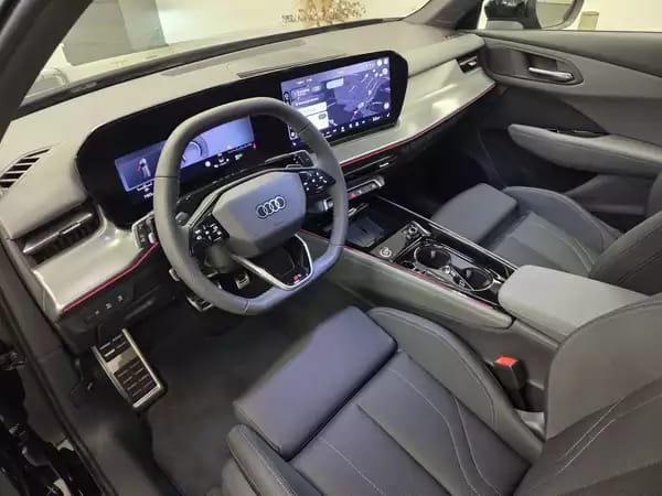 Audi Q3 SUV S line 150 CV / 110 KW TDI S tronic - Photo 3