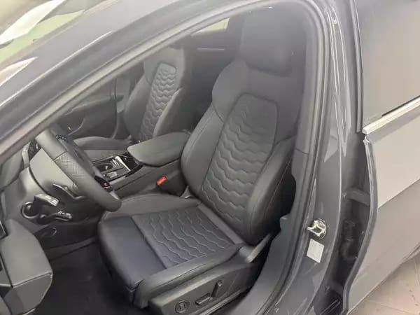 Audi A6 Sportback e-tron performance 270kW / 367ch - Photo 3