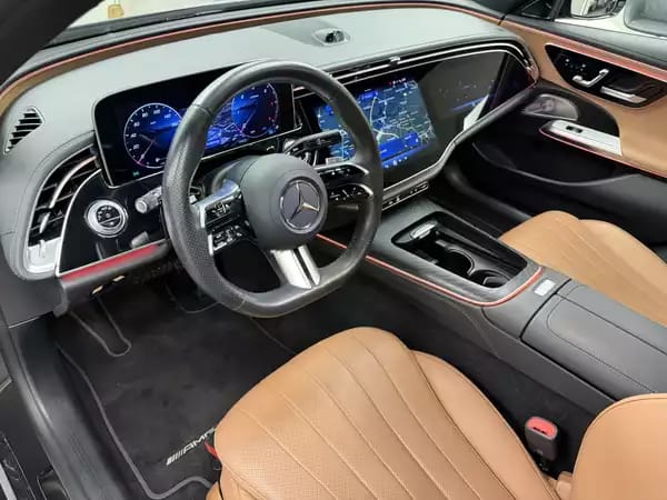 Mercedes-Benz E 220 d 163 CV / 120 kW AMG Line Premium Auto. - Photo 3