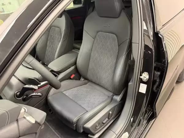 Audi A5 Avant e-hybrid quattro 367 CV / 270 KW S tronic - Photo 2