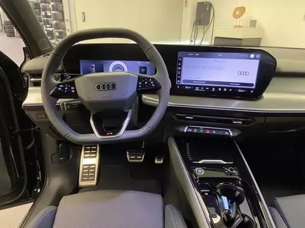 Audi Q3 Sportback e-hybrid 272 CV / 200 kW S tronic - Photo 2