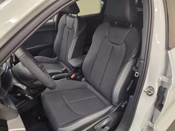 Audi A1 Sportback S line TFSI 116 CV / 85 kW boite manuelle - Photo 2