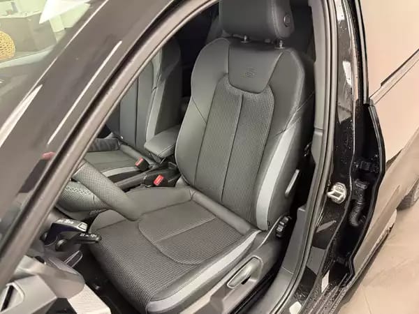 Audi A1 Sportback S line TFSI 116 CV / 85 kW boite manuelle - Photo 2