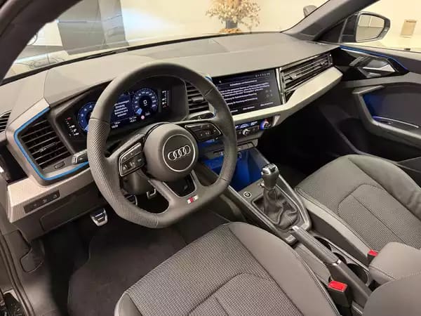 Audi A1 Sportback S line TFSI 116 CV / 85 kW boite manuelle - Photo 3
