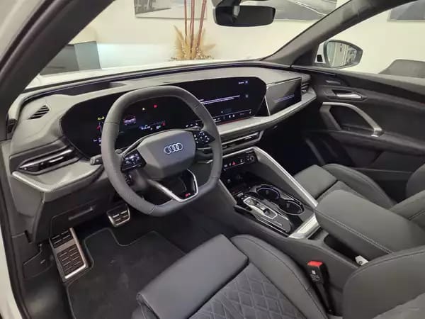 Audi Q5 SUV e-hybrid 367 CV / 270 kW quattro S tronic - Photo 2