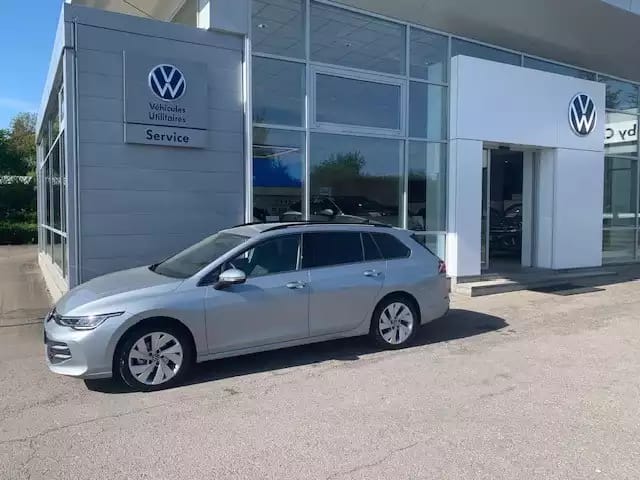 Volkswagen Golf Variant LIFE 1.5eTSI 150CV DSG7 - Photo 1