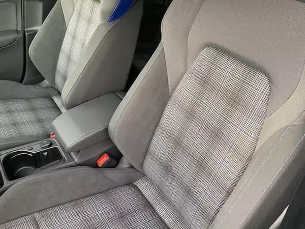 Volkswagen Golf GTE BLACK STYLE 1.5 177CV DSG6 - Photo 2