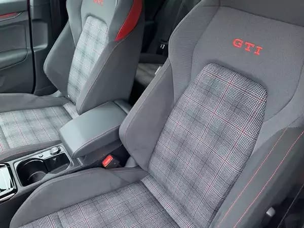 Volkswagen Golf GTI 2.0TSI 245CV DSG7 - Photo 2