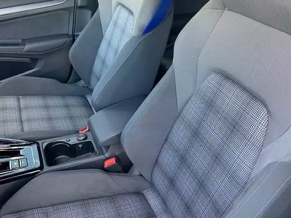 Volkswagen Golf GTE BLACK STYLE 177CV DSG6 - Photo 2