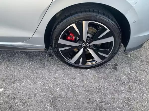 Volkswagen Golf GTE BLACK STYLE 177CV DSG6 - Photo 3