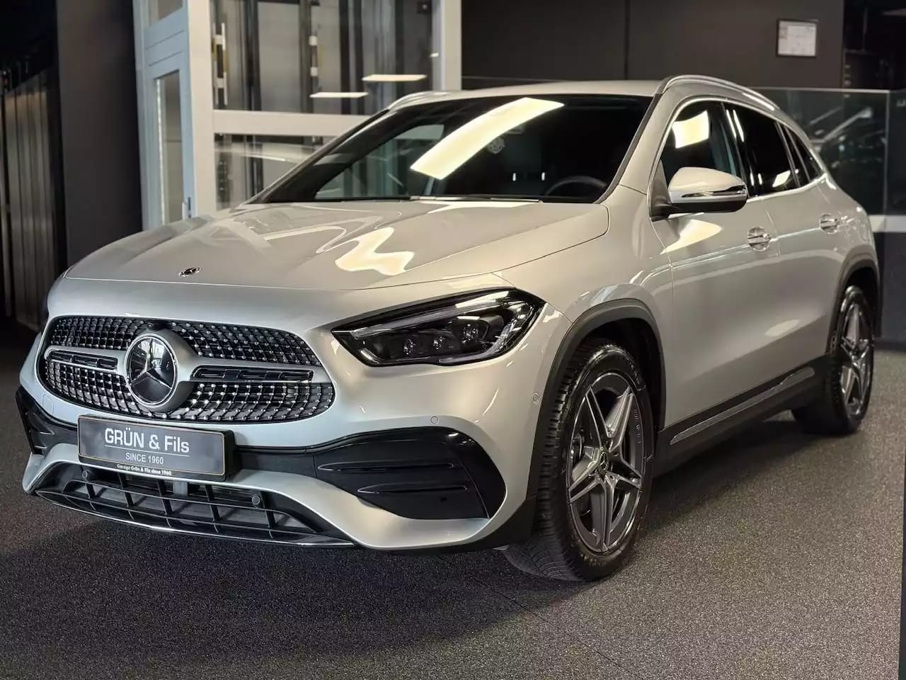 Mercedes-Benz GLA 200 AMG Line  *AHK - Photo 1