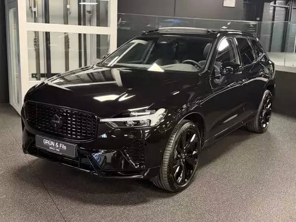 Volvo XC60 B5 AWD BLACK EDITION - Photo 2