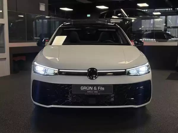 Volkswagen Passat 1.5 eHybrid 272 R-Line PHEV - Photo 2