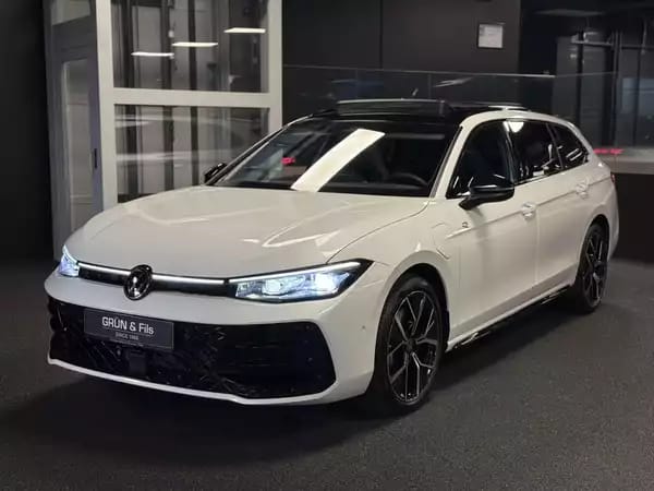 Volkswagen Passat 1.5 eHybrid 272 R-Line PHEV - Photo 2