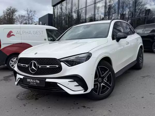 Mercedes-Benz GLC 200 AMG Line 4 Matic - Photo 2