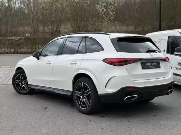 Mercedes-Benz GLC 200 AMG Line 4 Matic - Photo 3