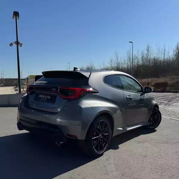 Toyota Yaris GR PERFORMANCE - Photo 2