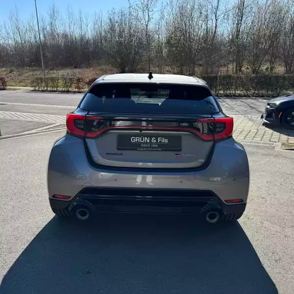Toyota Yaris GR PERFORMANCE - Photo 3