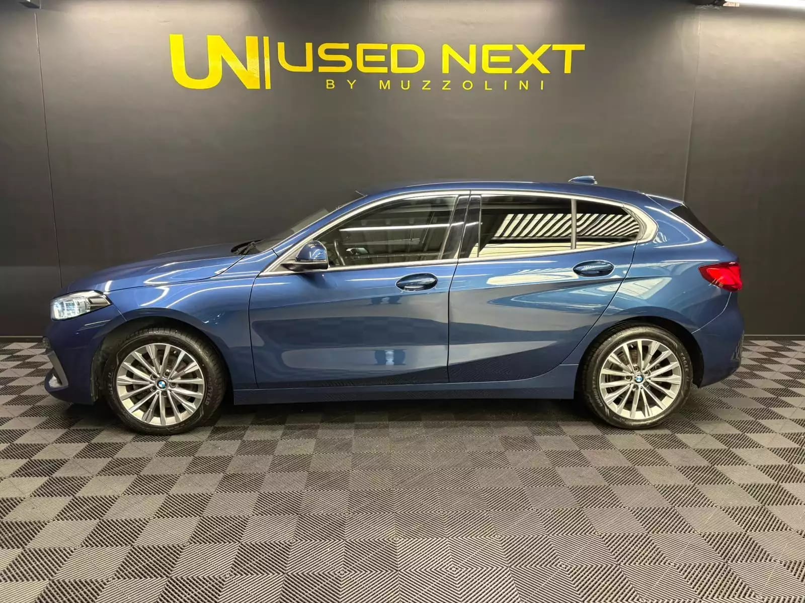 BMW 118 i luxury auto - Photo 1