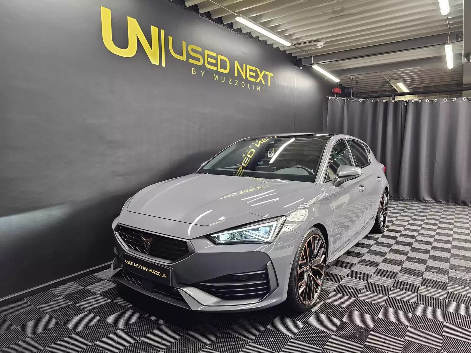 Cupra Leon VZ 2.0 TSI 301cv  CUIR / PANORAMA / SATELLITES - Photo 1