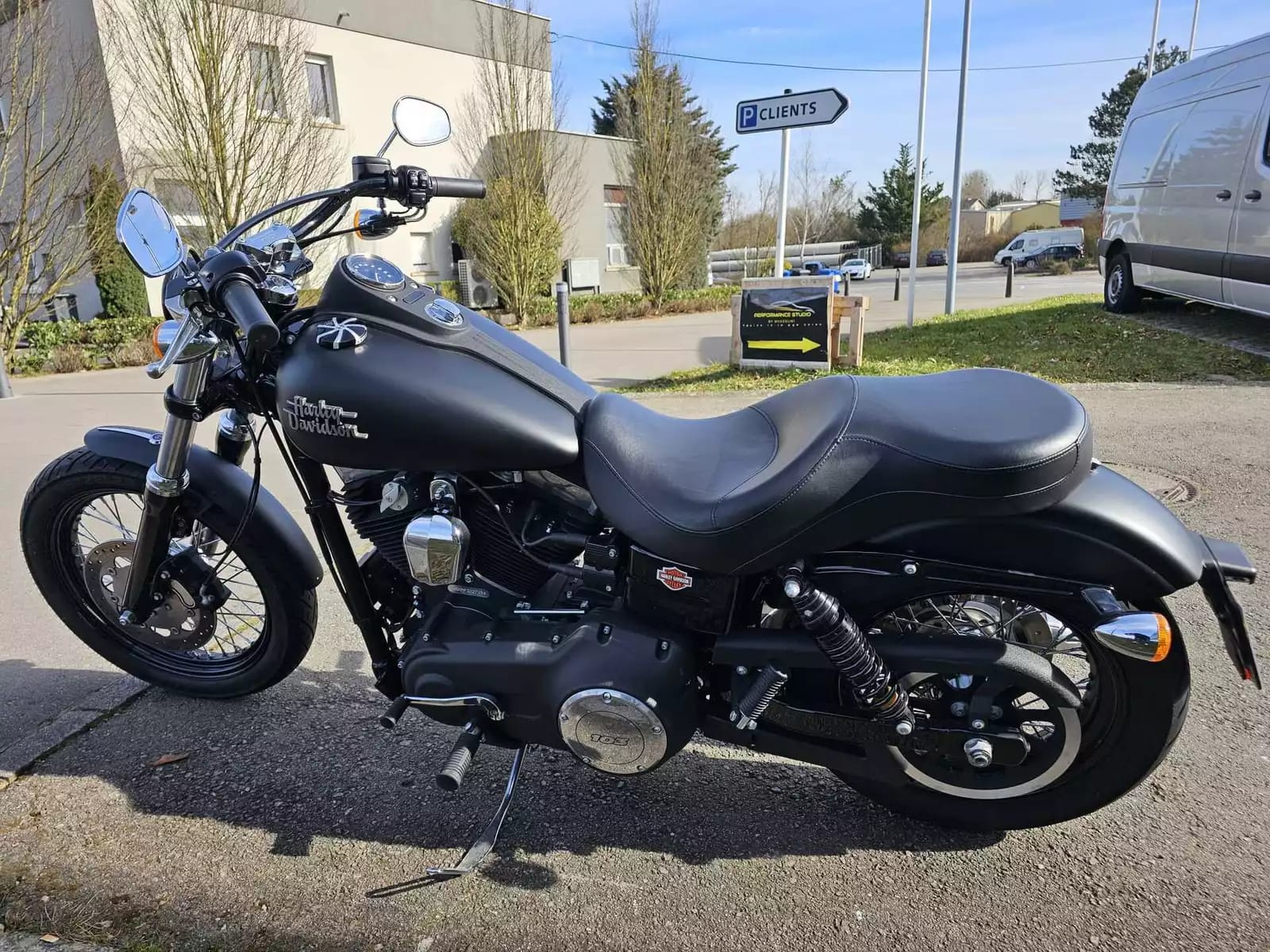 Harley-Davidson Dyna Street Bob 1690 cm3 103ci - Photo 1