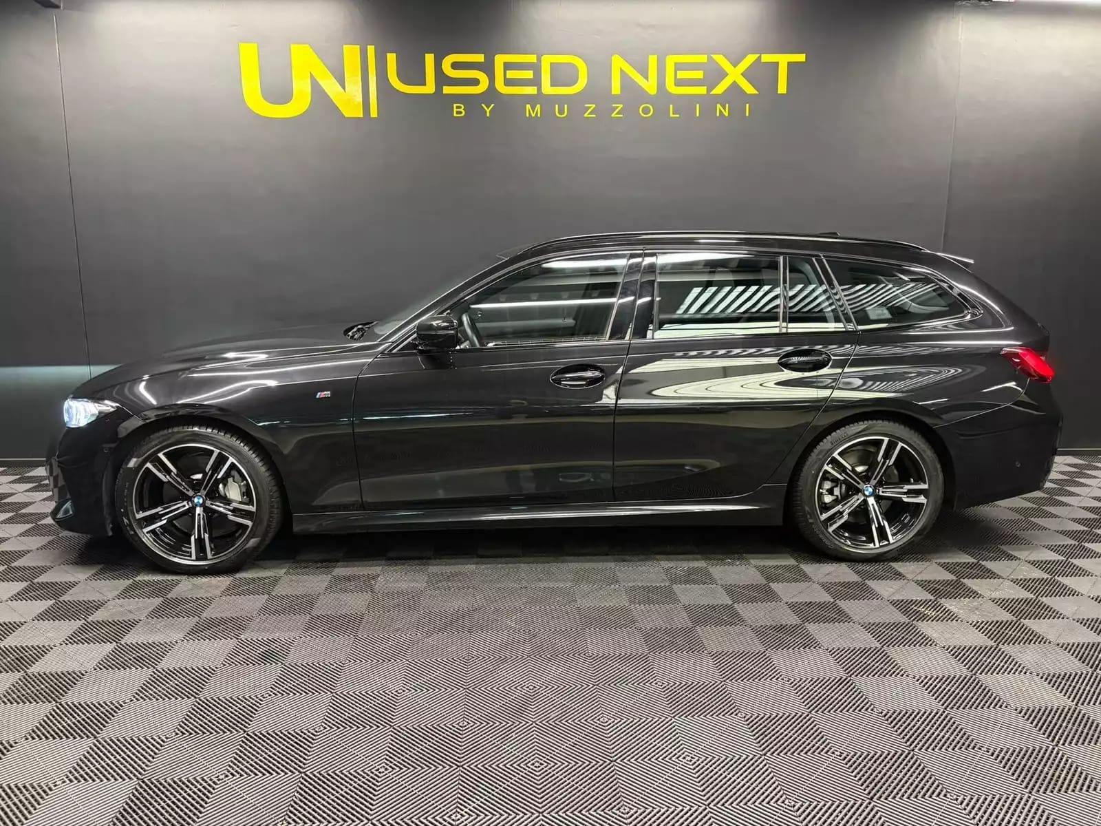 BMW 330 M-Sport Touring auto - Photo 1