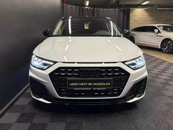 Audi A1 30 TFSI 115cv S-TRONIC Black Edition CAMERA/ECLAIRAGE D'AMBIANCE - Photo 2