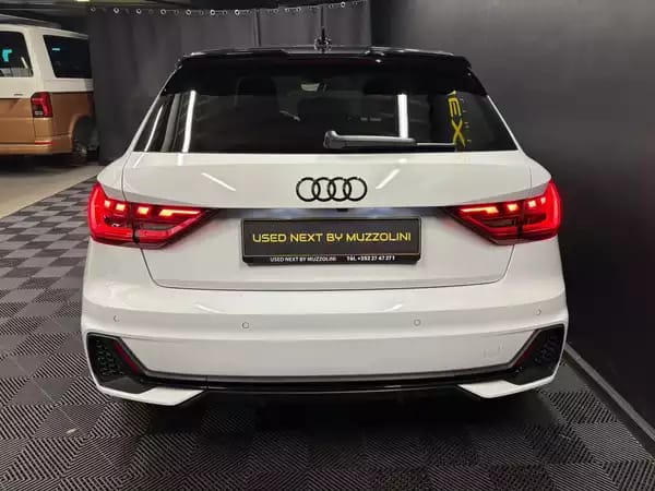 Audi A1 30 TFSI 115cv S-TRONIC Black Edition CAMERA/ECLAIRAGE D'AMBIANCE - Photo 2