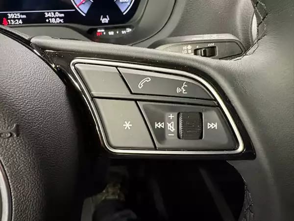 Audi Q2 35 TFSI 150cv S-line S-tronic - Photo 2