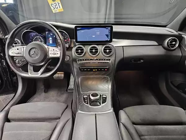 Mercedes-Benz C 300 AMG Line - Photo 2