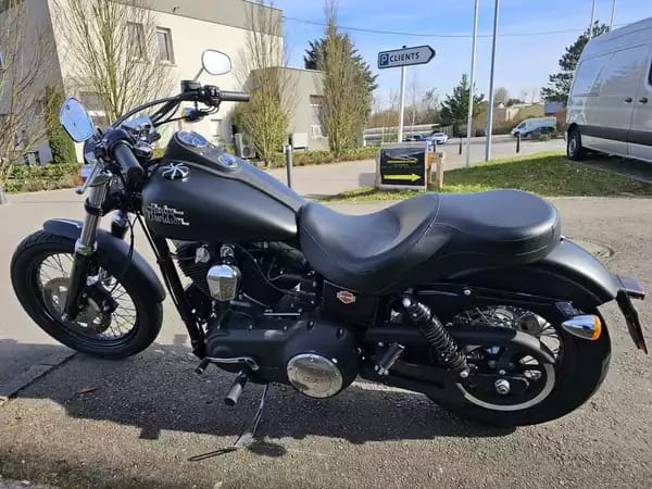 Harley-Davidson Dyna Street Bob 1690 cm3 103ci - Photo 2