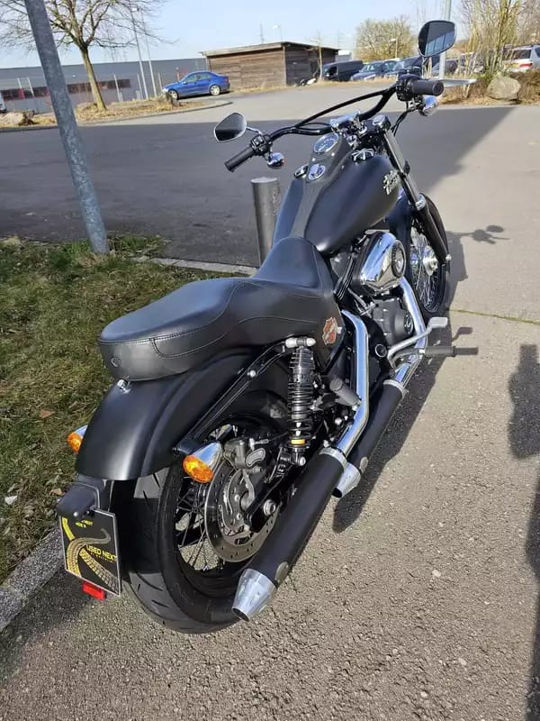 Harley-Davidson Dyna Street Bob 1690 cm3 103ci - Photo 3
