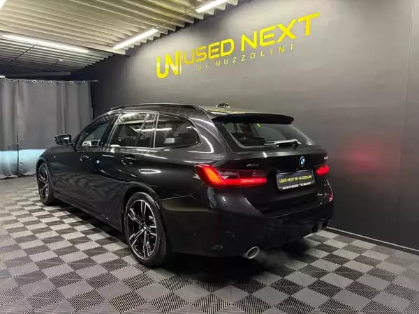 BMW 330 M-Sport Touring xDrive auto - Photo 3