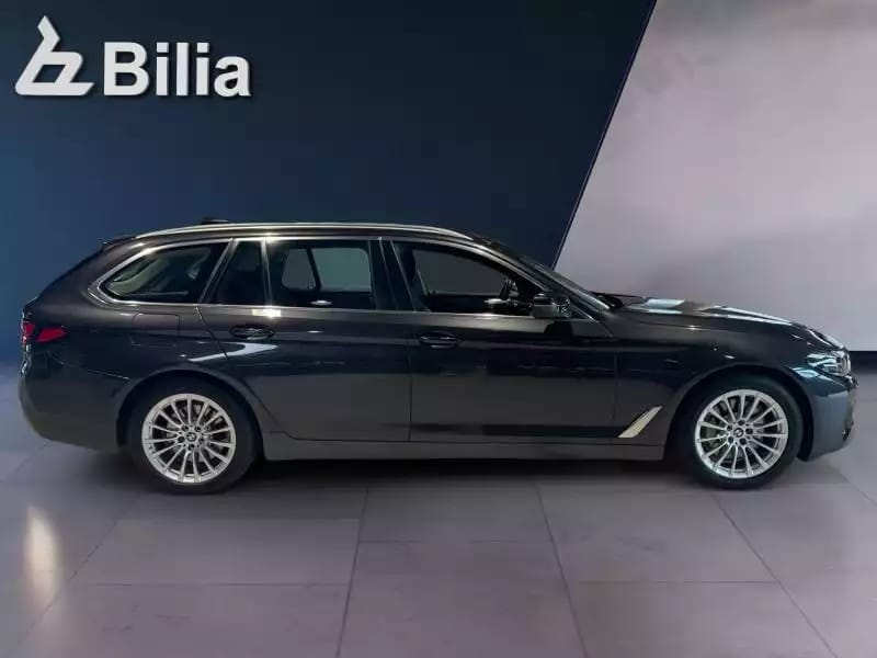 BMW 530 e xDrive - Photo 1