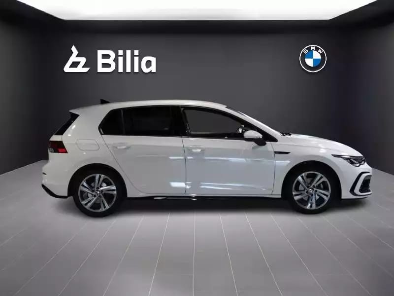 Volkswagen Golf VIII R-Line // 2023 - Photo 1