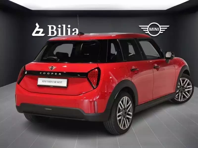 MINI Cooper 5 portes// 2024 - Photo 1