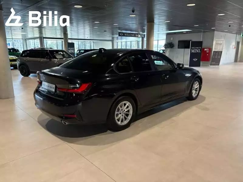 BMW 318 d berline 2020 - Photo 1