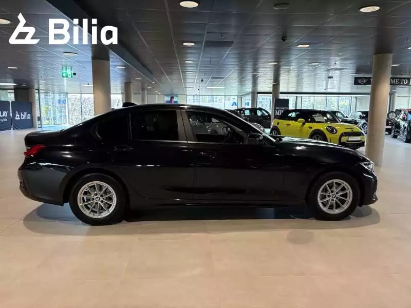 BMW 318 d berline 2020 - Photo 1